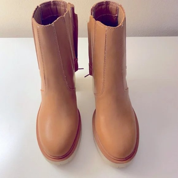 Faux Leather Chunky Heel Tan Boot Size 8 - Picture 5 of 5